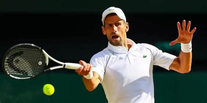 High return shot in tennis